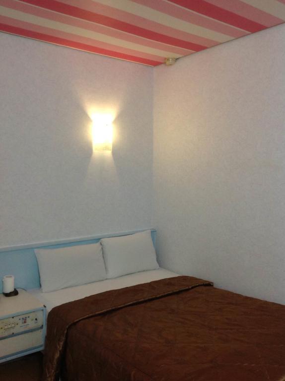 Reui Chung Hotel Kaohsiung Chambre photo