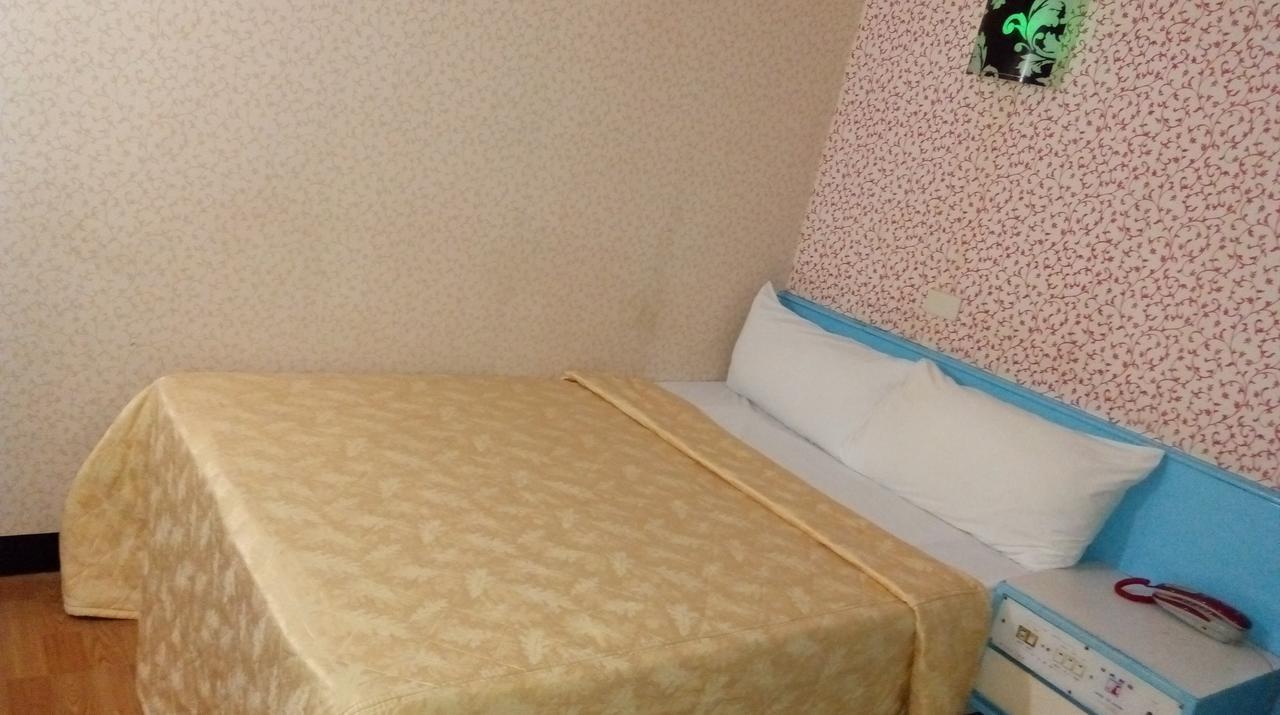 Reui Chung Hotel Kaohsiung Extérieur photo