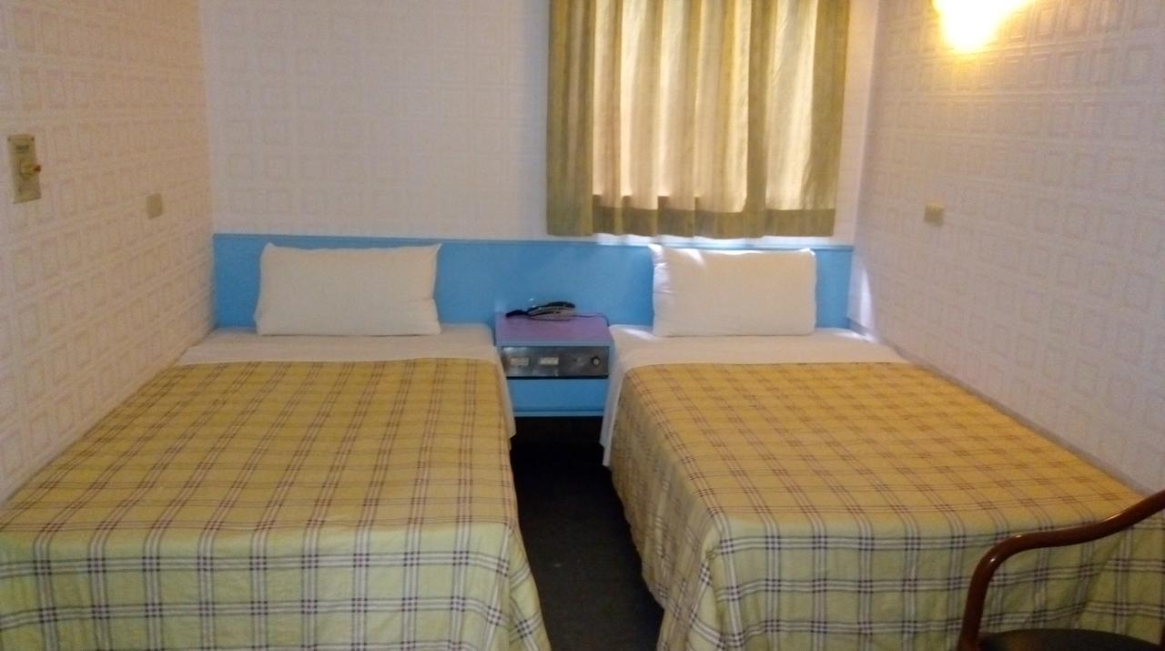 Reui Chung Hotel Kaohsiung Extérieur photo