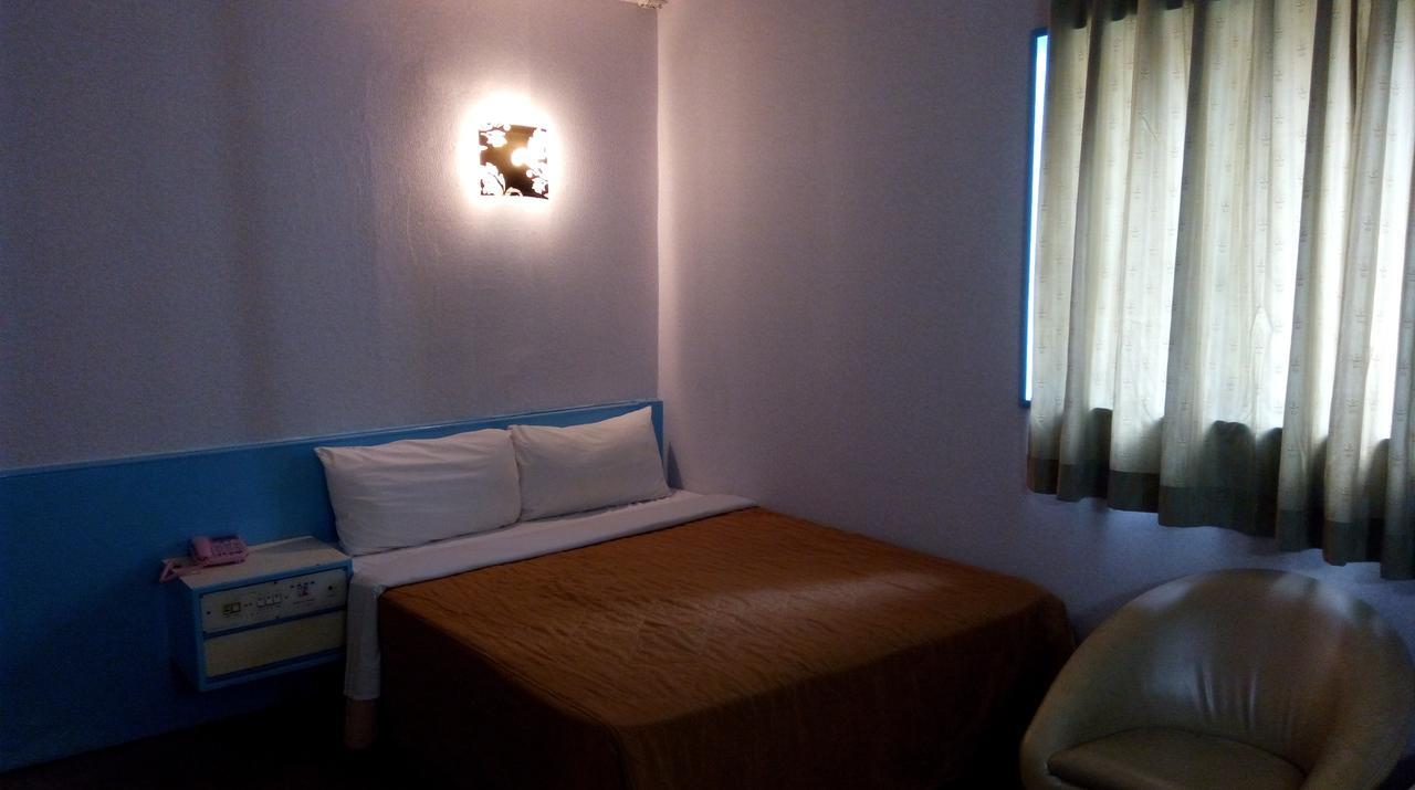 Reui Chung Hotel Kaohsiung Extérieur photo
