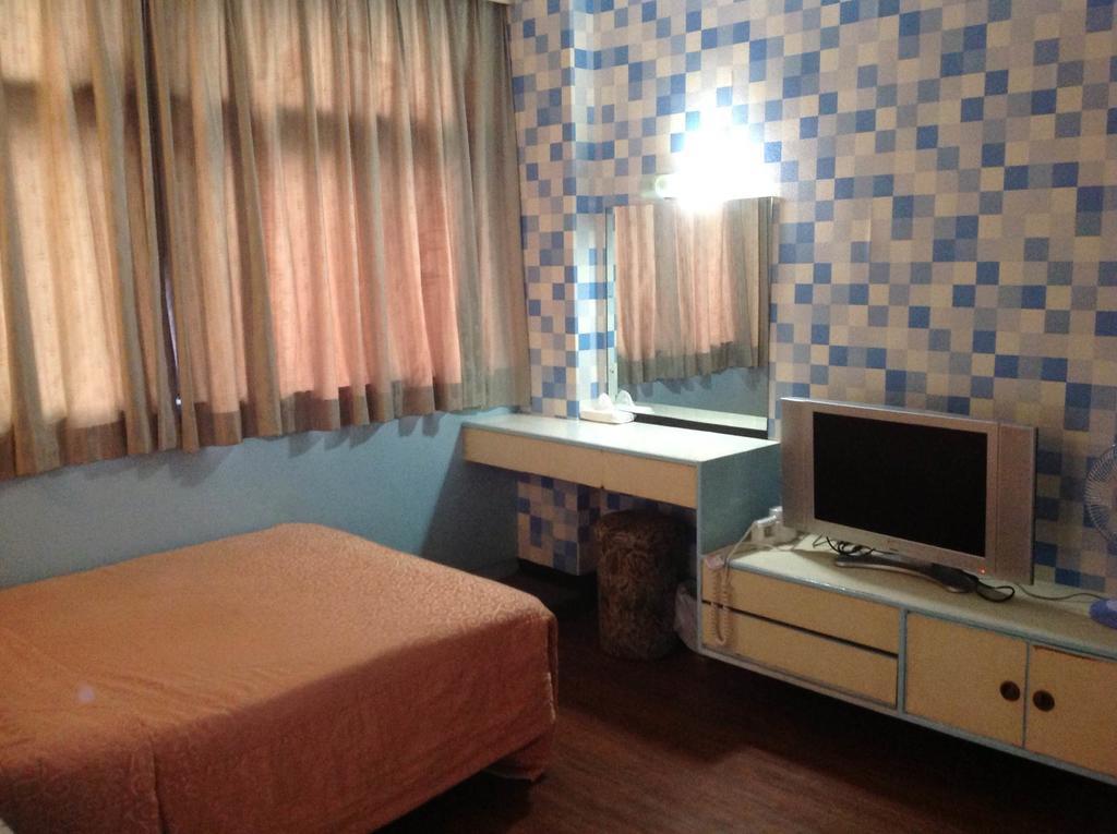Reui Chung Hotel Kaohsiung Extérieur photo