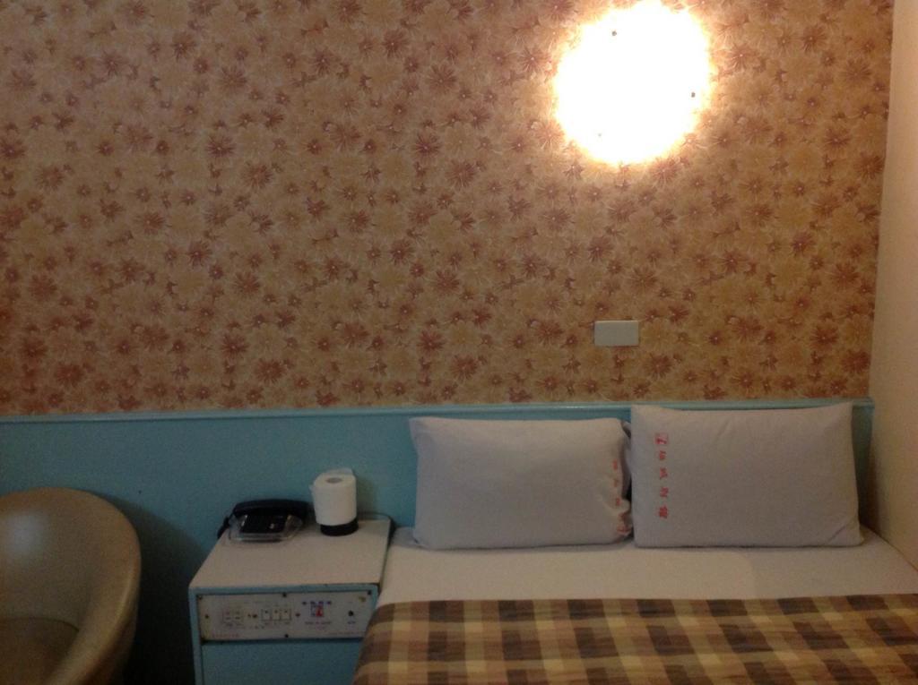 Reui Chung Hotel Kaohsiung Extérieur photo